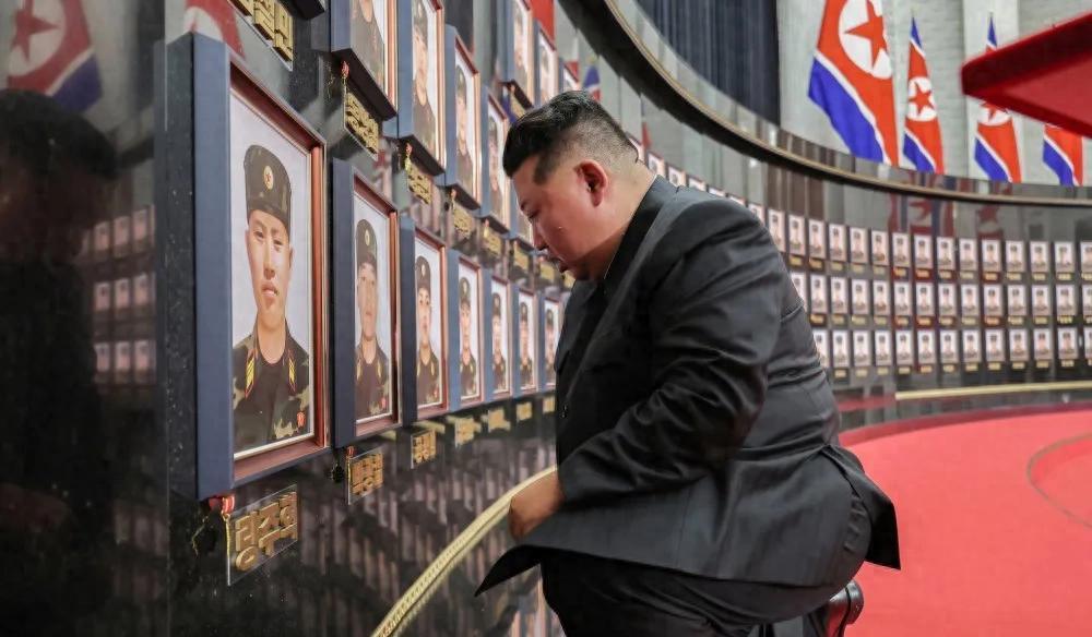 朝鲜为什么选择直接以军事介入的方式参与俄乌冲突？这其中有四个方面的原因。首先曾经