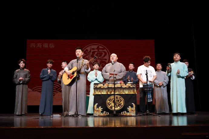 这12位相声演员努力没白费，再次迎来了票房售罄。昨晚，德云社相声大会A组在盐城的