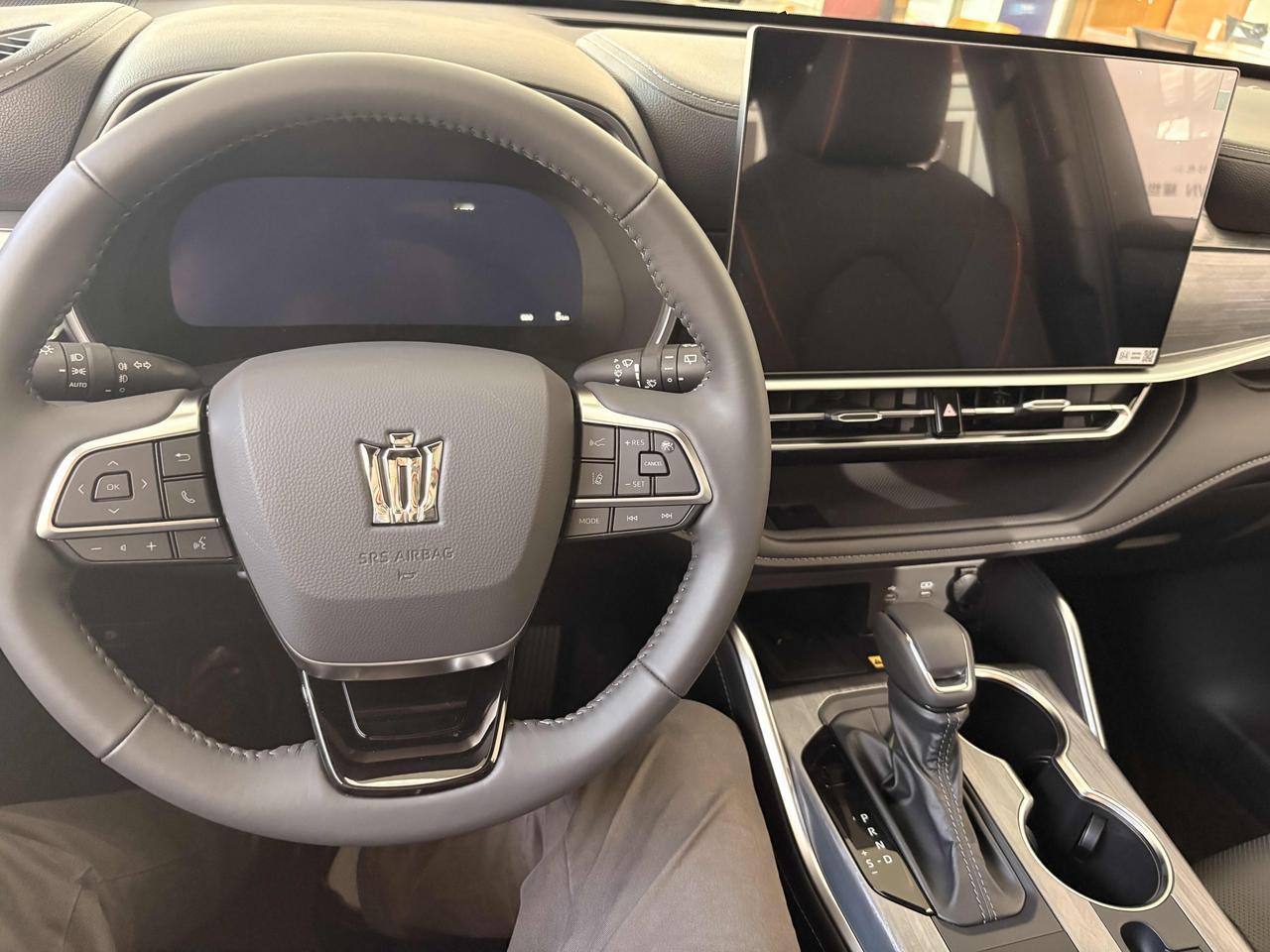 今年过年开皇冠陆放回老家，全程1800公里，聊聊驾驶感受吧。买这台车的时候，