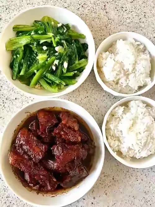 我和女儿的午饭，花了十块钱，值不值？
