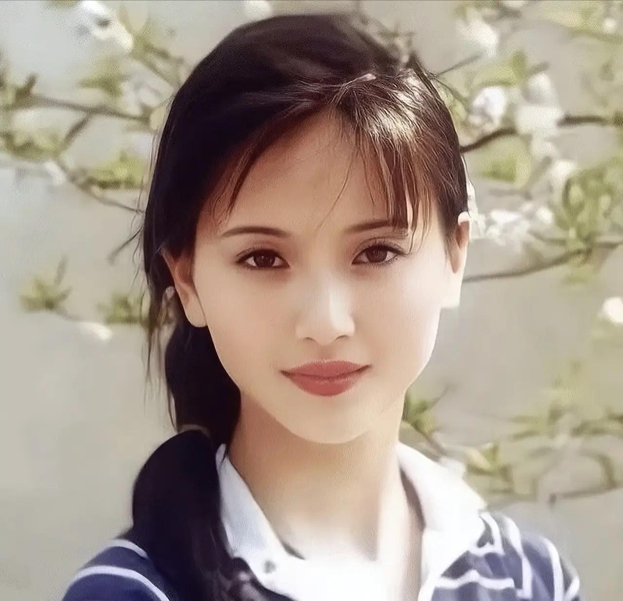 [点赞]演员侯勇说：“1992年，在央视春晚的后台，我第一次见到陶慧敏，就在心