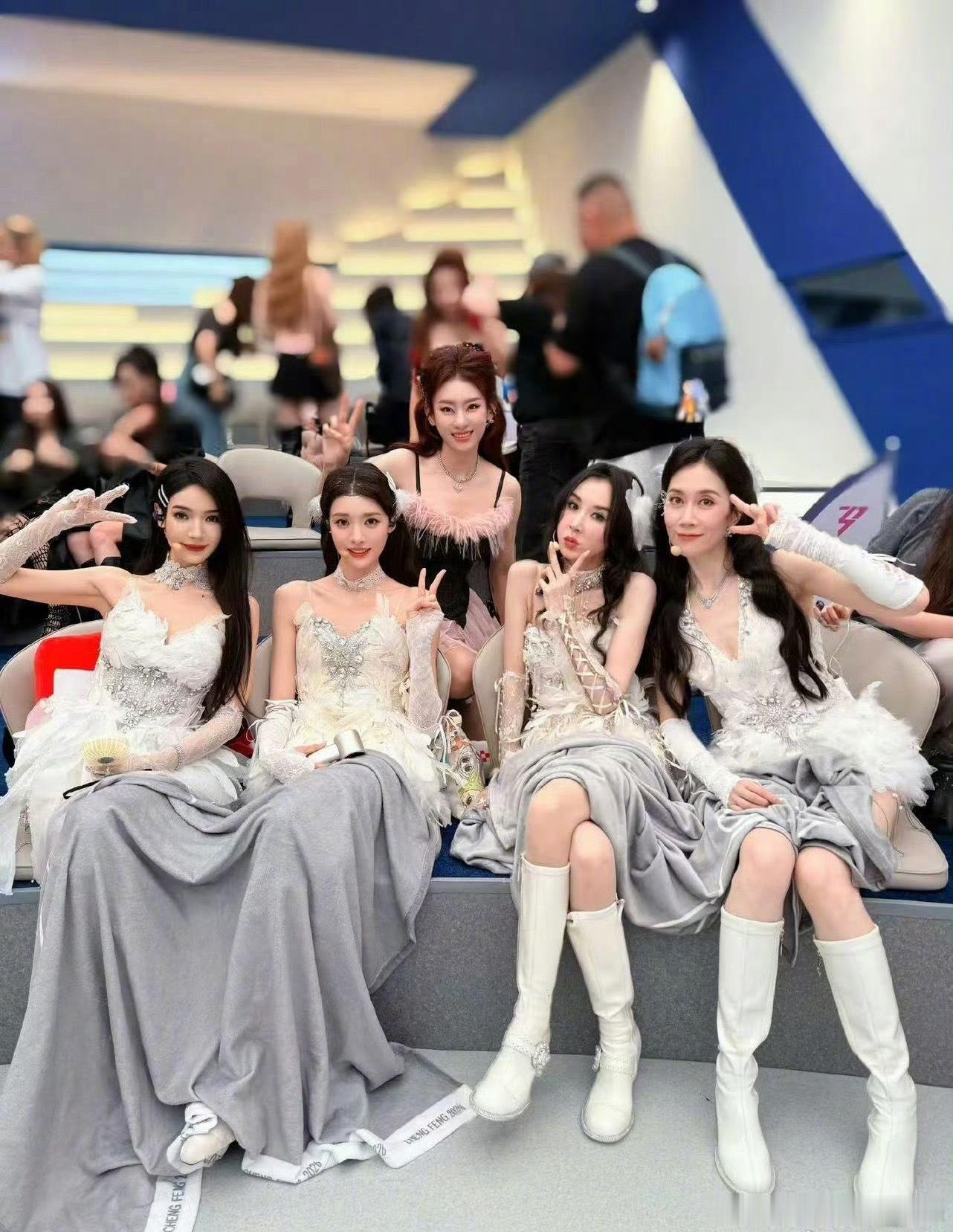 浪姐四公小考排名浪姐四公小考排名出炉，李心洁团队凭借稳定发挥拿下第一名，曾沛慈团