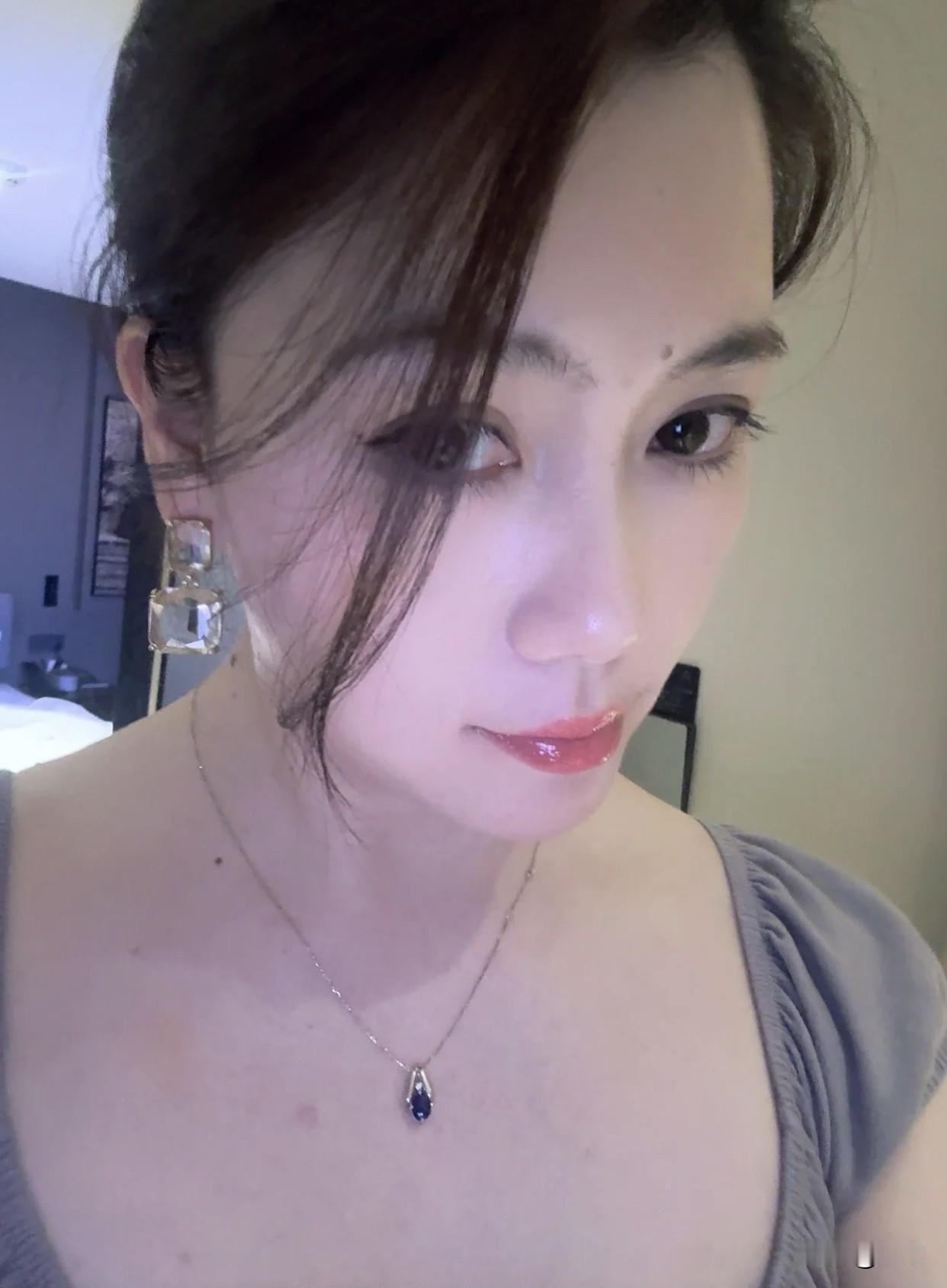 花开花落，人面如花。独对花开花落时