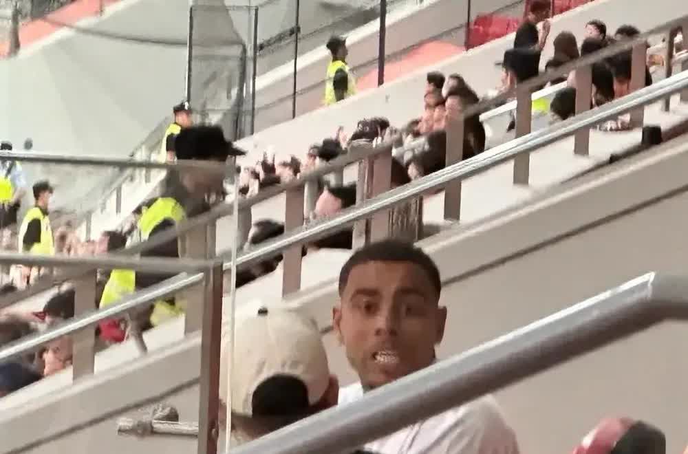 古斯塔沃的事终于弄明白了万万没想到，移出名单的古斯塔沃去了球场给队友加油