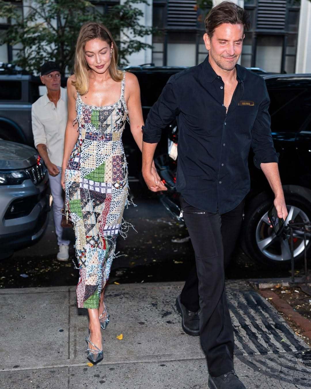 GigiHadid和BradleyCooper在纽约牵手参加Vogue杂志1