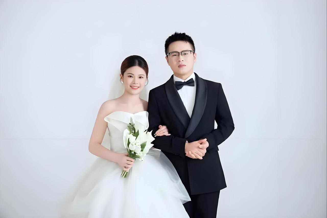 女儿女婿买房子的时候，岳父岳母答应给女儿女婿还每月23000元的房贷，还五年。