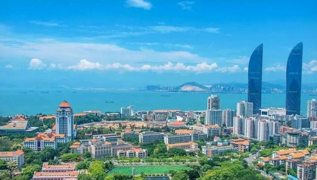 中国唯一一个比本省省会城市行政级别高的是福建省厦门市！福建省厦门市作为副省级城市