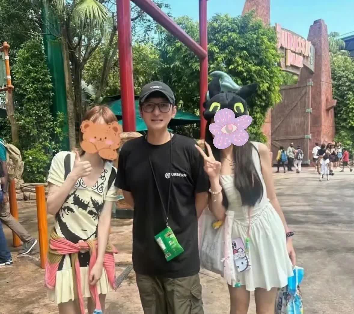 李维嘉太无语了！近日，李维嘉出门被网友偶遇了，网友要求合影，但在把合影晒出来