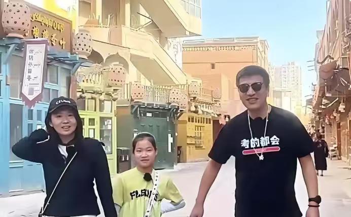 从张雪峰的丧事处理，看得出张雪峰妻子李丽婧对张雪峰用情至深！张雪峰的去世，让无