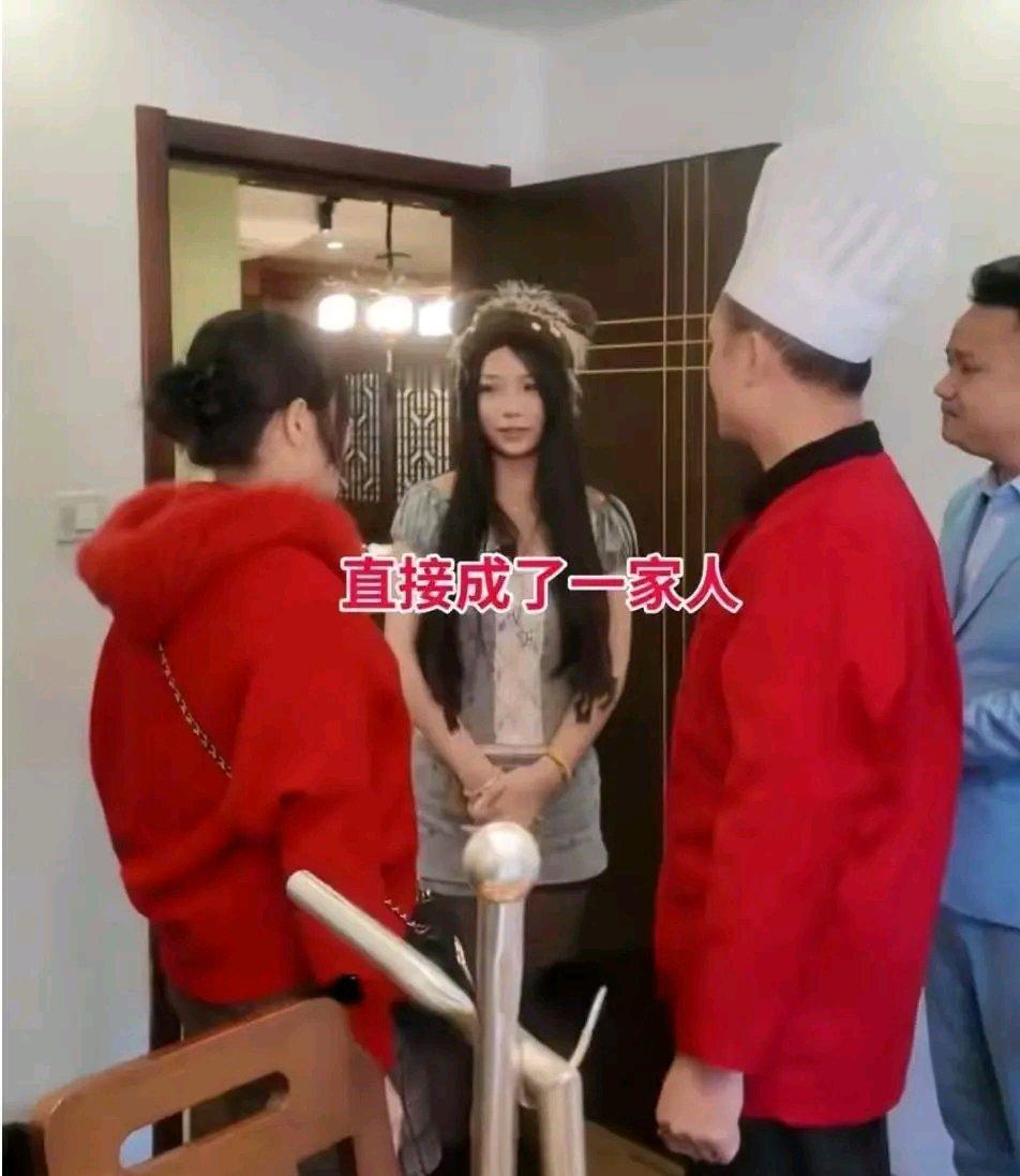 这错位相亲背后的情感真相还挺复杂。有25岁小伙相亲20岁女孩，却对女孩40岁左右