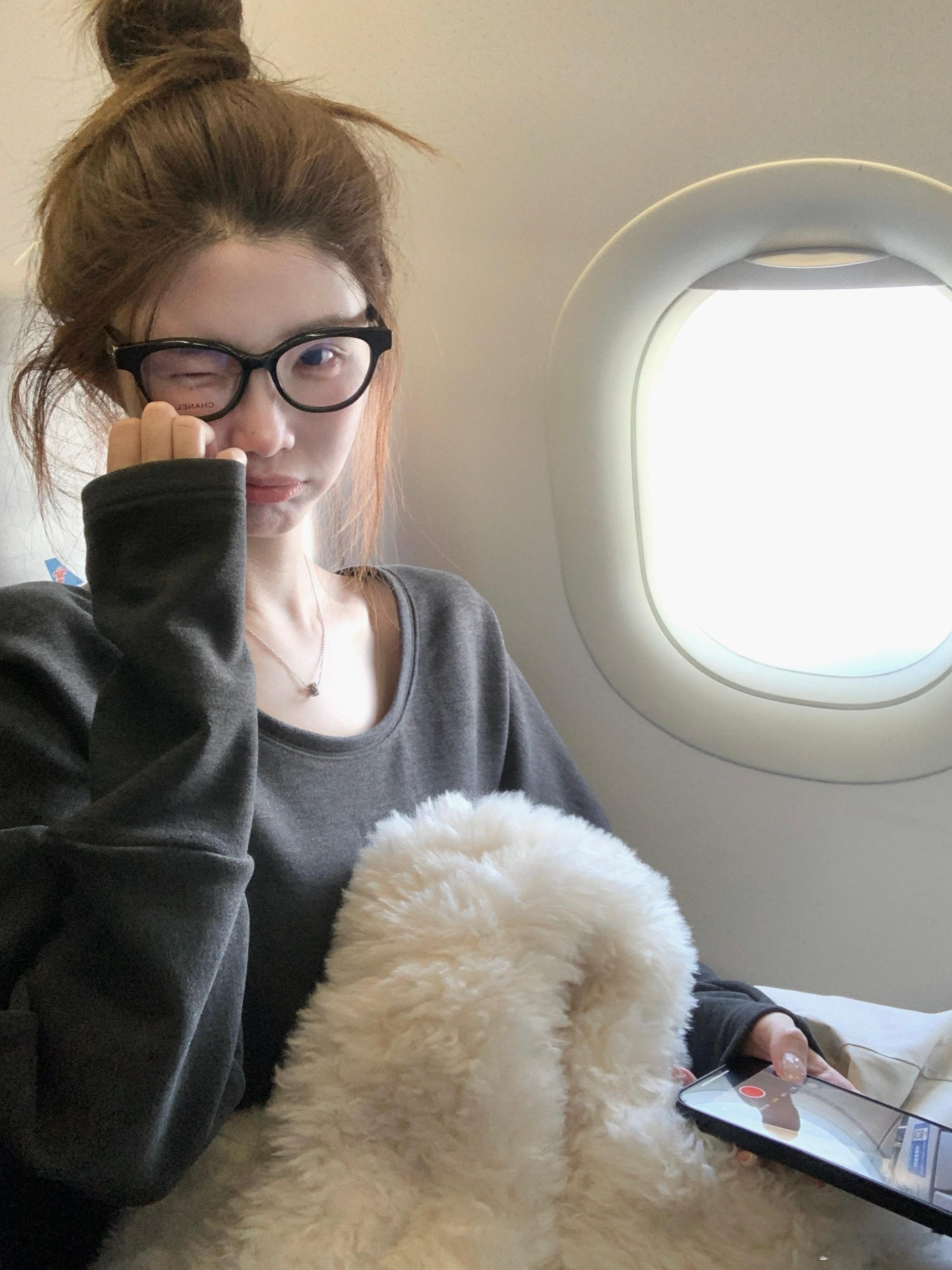 素素的不化妆好舒服😅以后怕是拍照会偷懒的不想化妆了