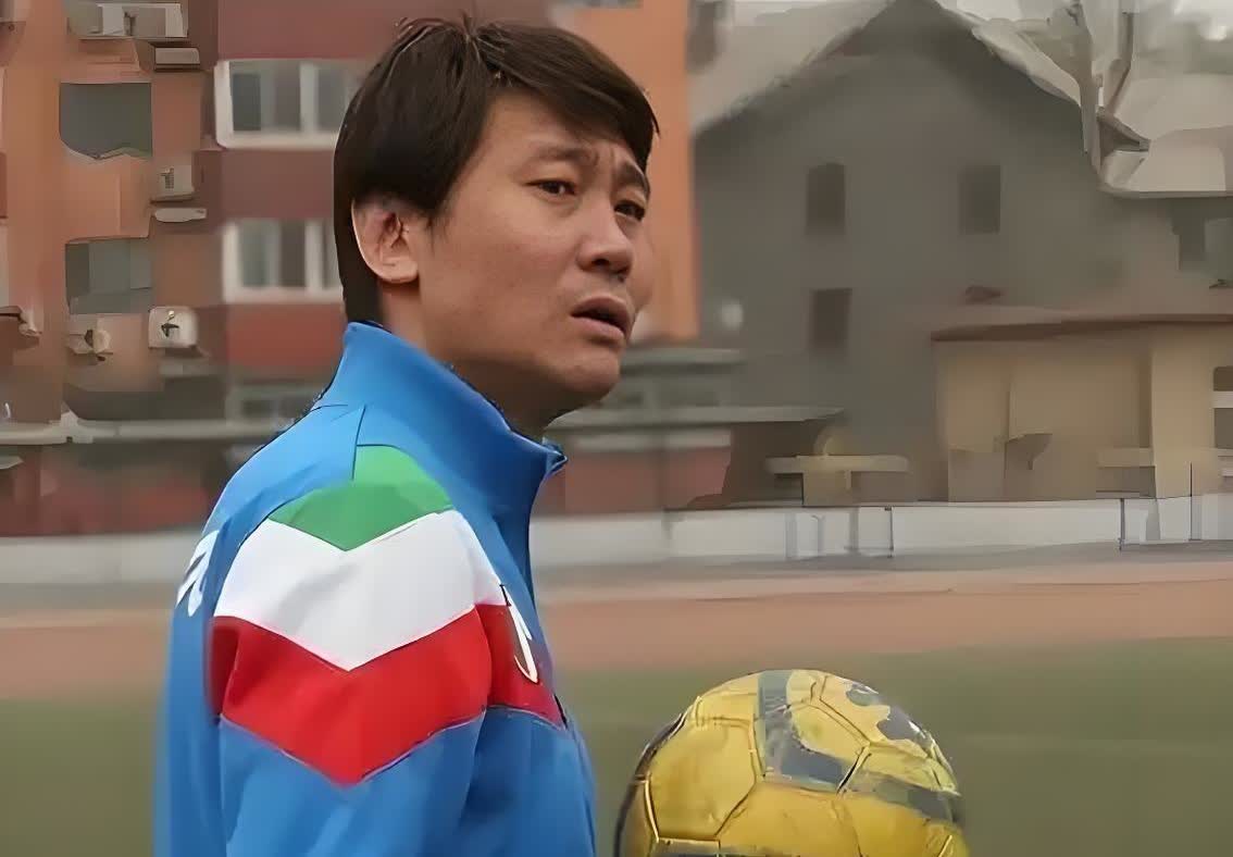 前卫寰岛的球员来自全国各地，训练比赛之余，大家常常聚在一起吃饭喝酒，氛围十分融洽