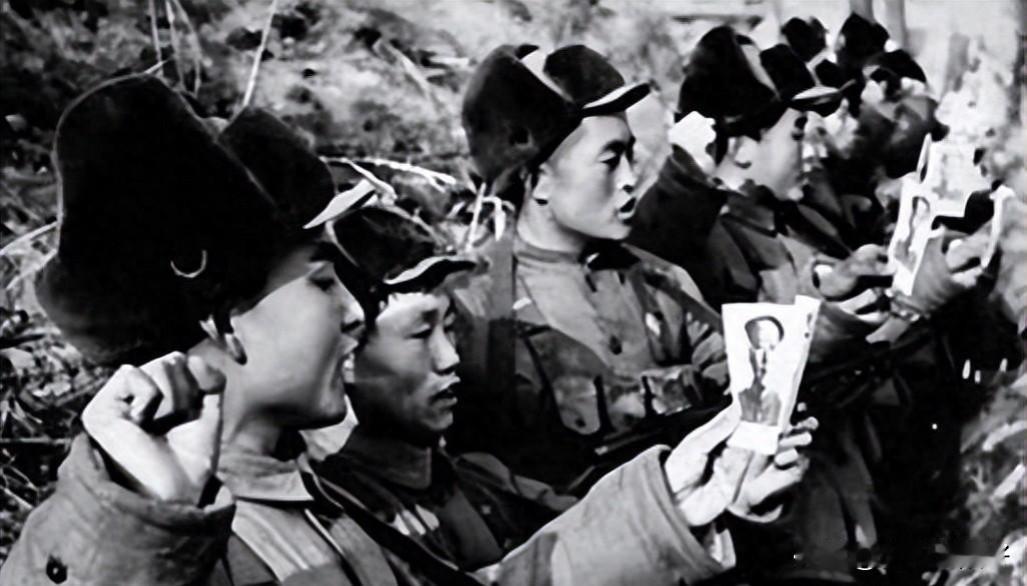 1952年，志愿军40军119师357团，换防回国时，对面英军黑卫士兵团，竟公然