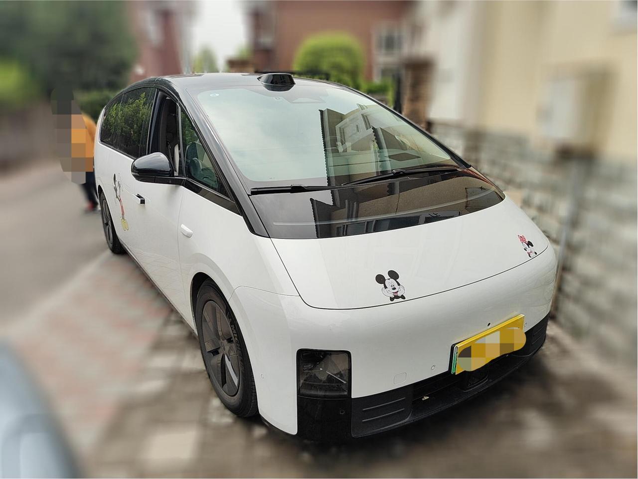 理想Mega新车销量下滑，二手车也没人碰了？前两天验了一台理想Mega，202