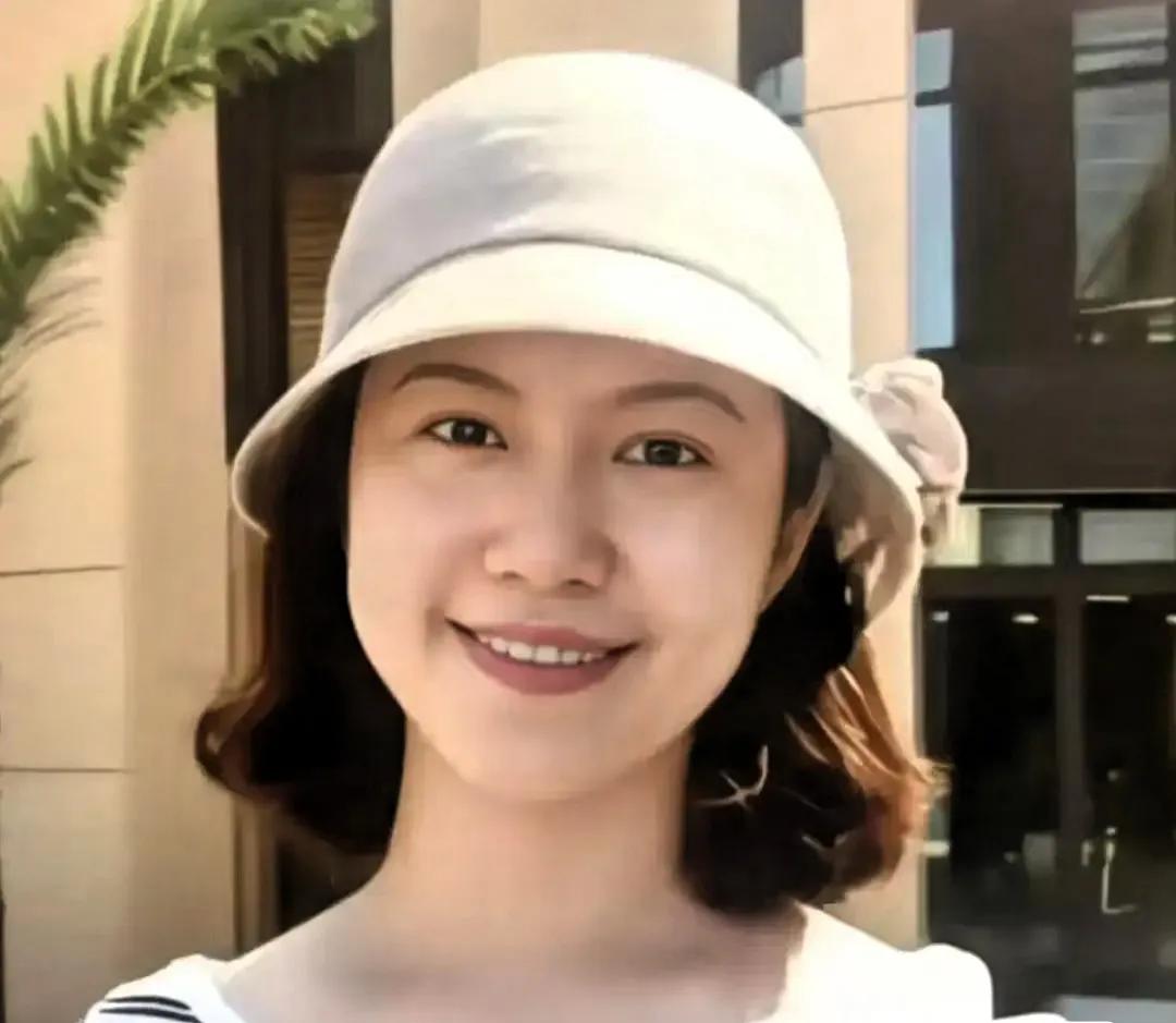 2025年11月，剑桥大学丘吉尔学院向翁帆发出访问学者邀请，期限为两年，并提供全