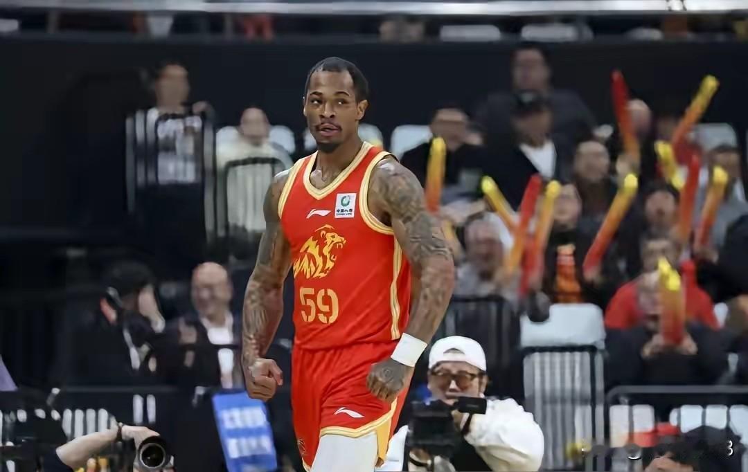 浙江广厦这个赛季要是不能夺冠塔克绝对得背锅，本来浙江广厦俱乐部杯就想打打就完事了