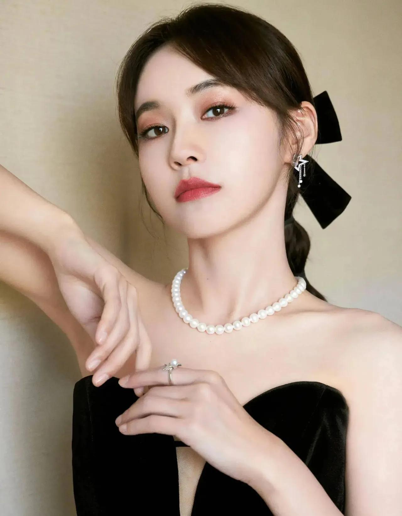 张佳宁估计很难大火了，原因很简单，不是她演技不好，也不是没有资源，而是她演的