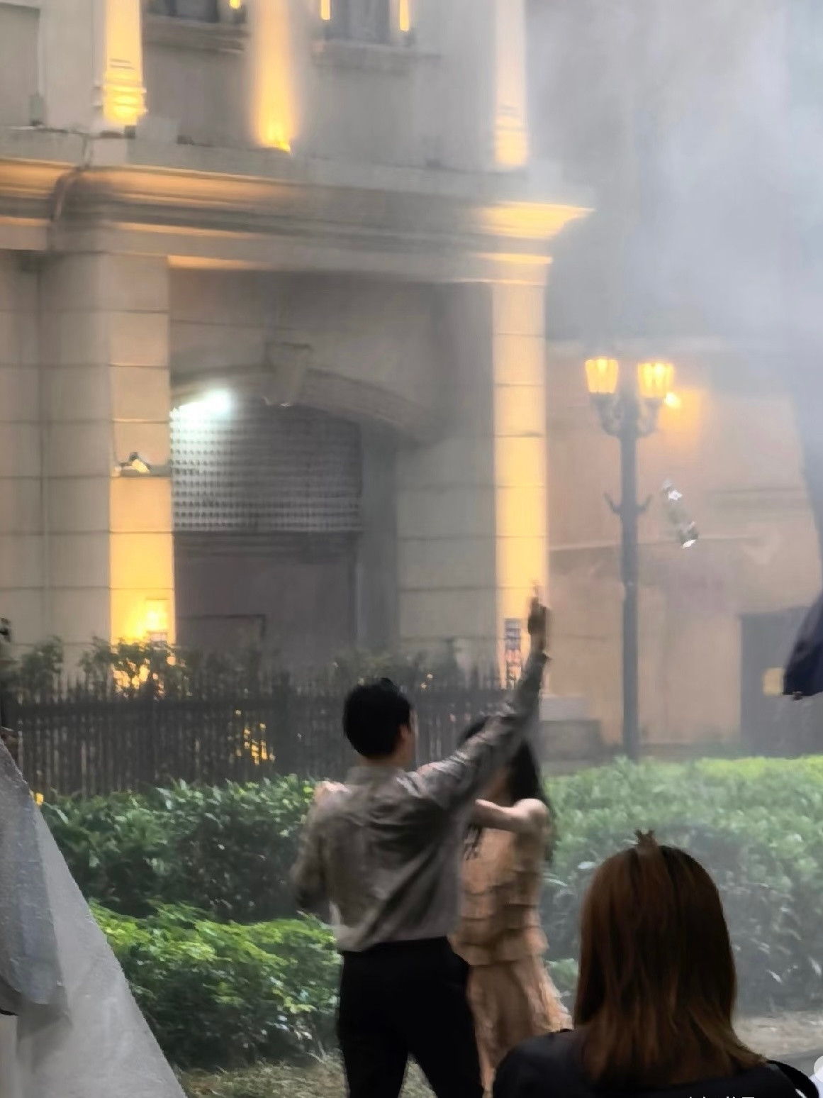 这集好甜！！陈伟霆钟楚曦雨中起舞陈伟霆钟楚曦爱情慢慢雨中拥吻