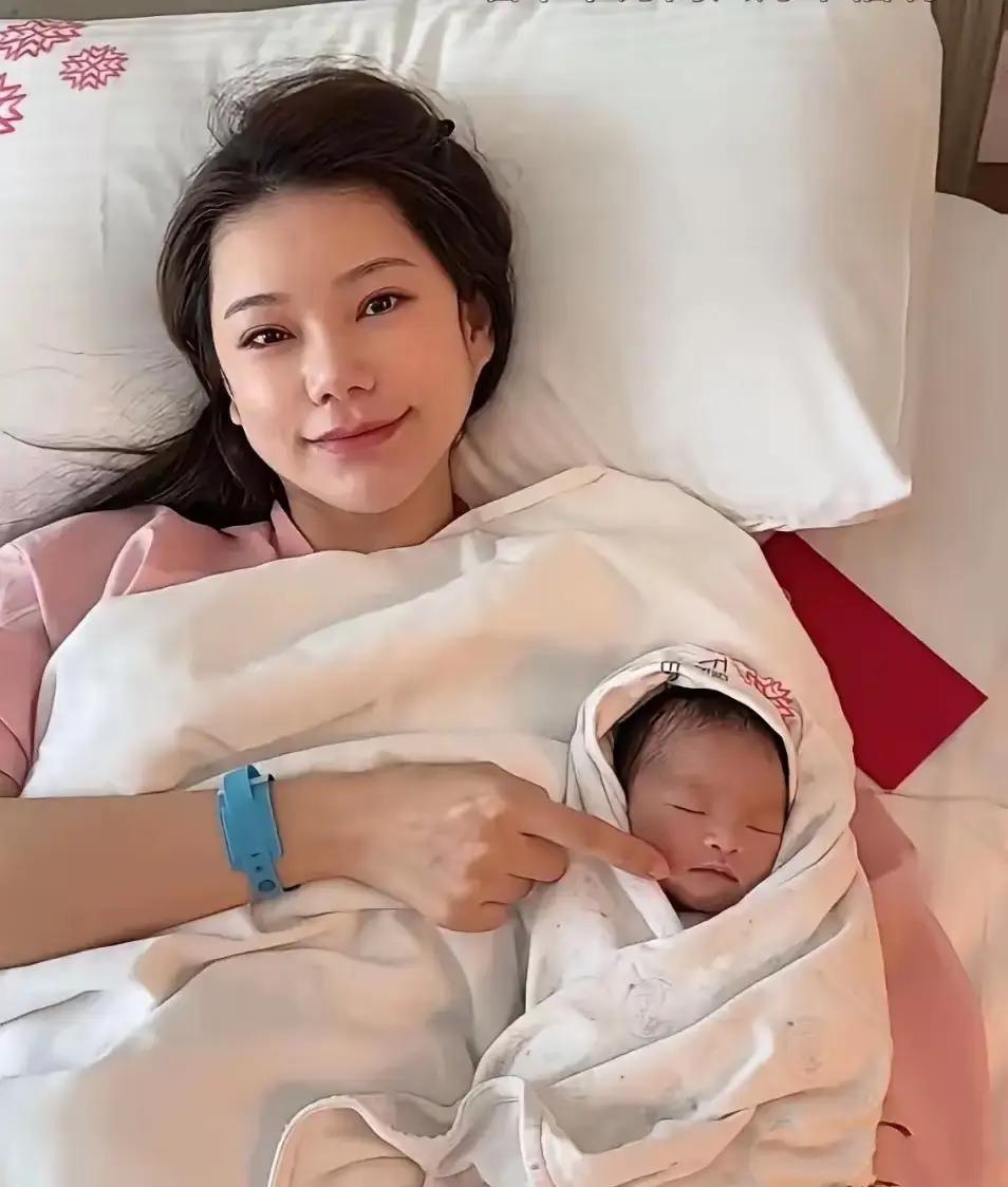 马筱梅生儿子后整个人跟以前不一样了！外观不讨论，那天她说台北有套房子要一亿，对她