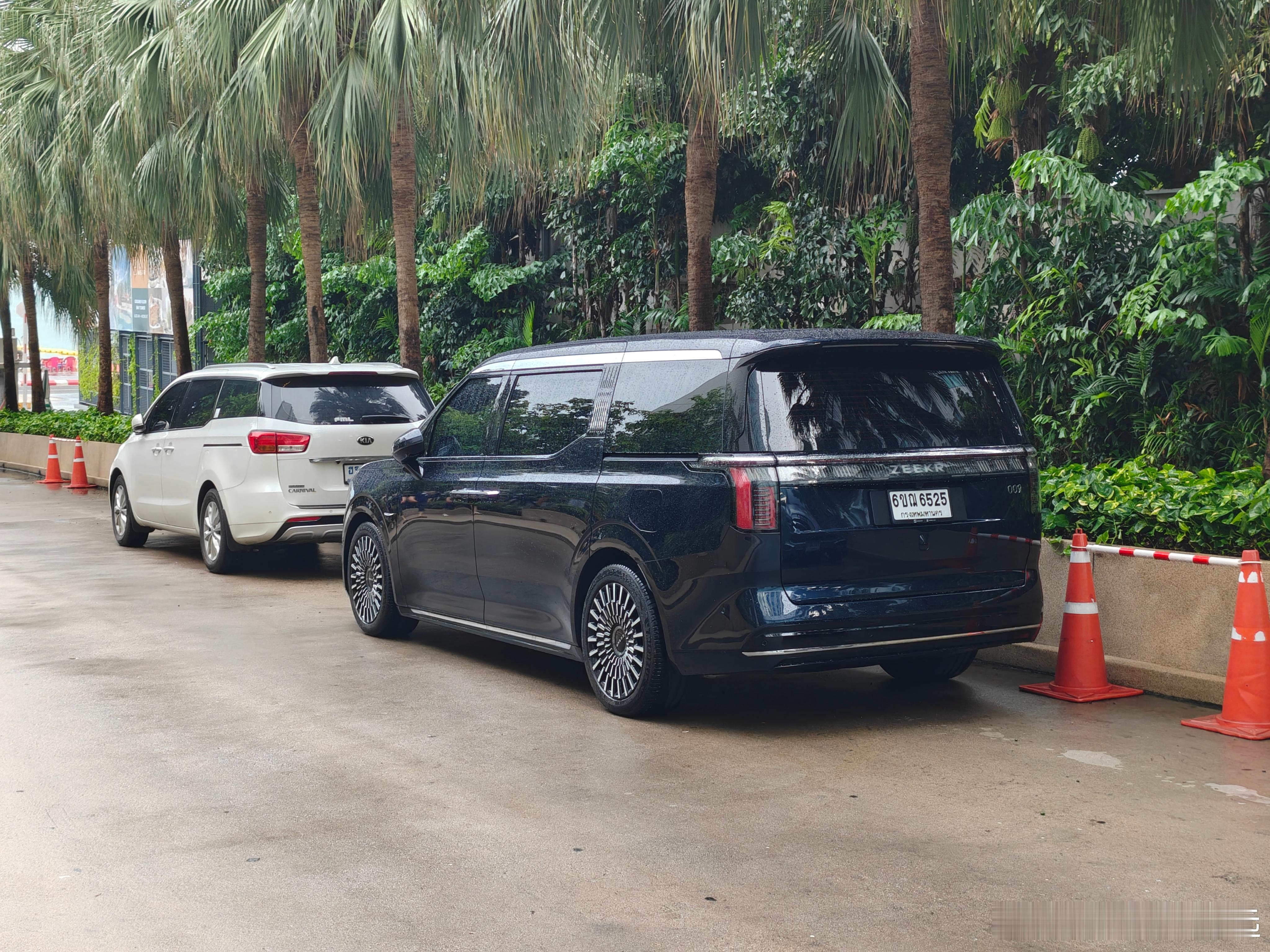 在泰国极氪009妥妥的百万豪车[666]极氪009​​​