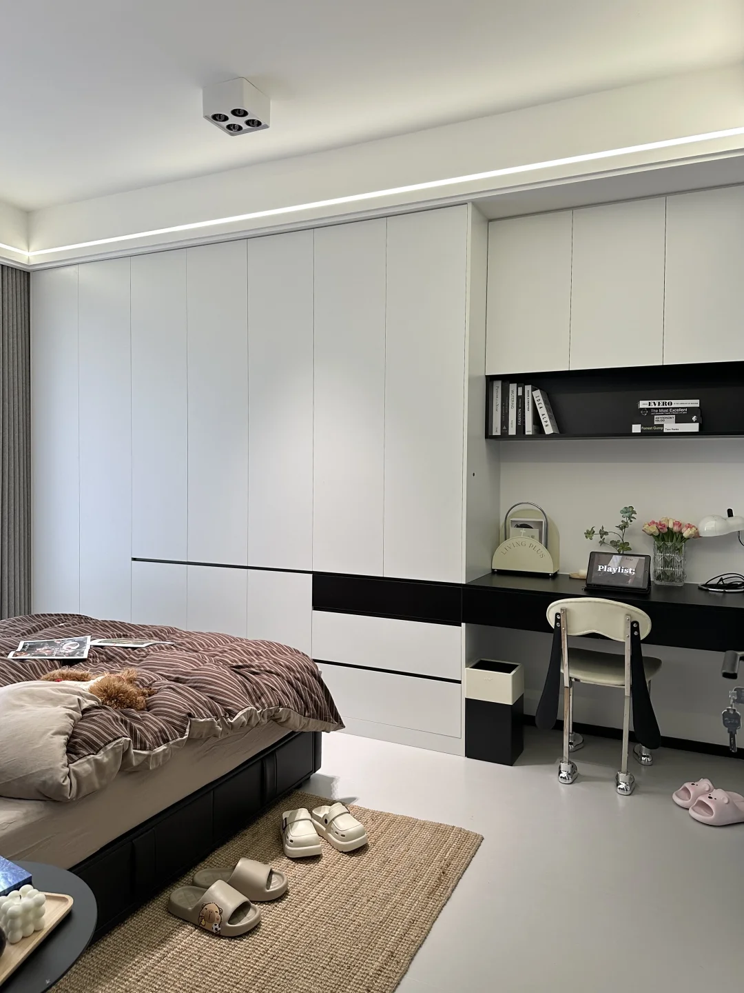 万万没想到，开间3.2真的可以做床尾衣柜