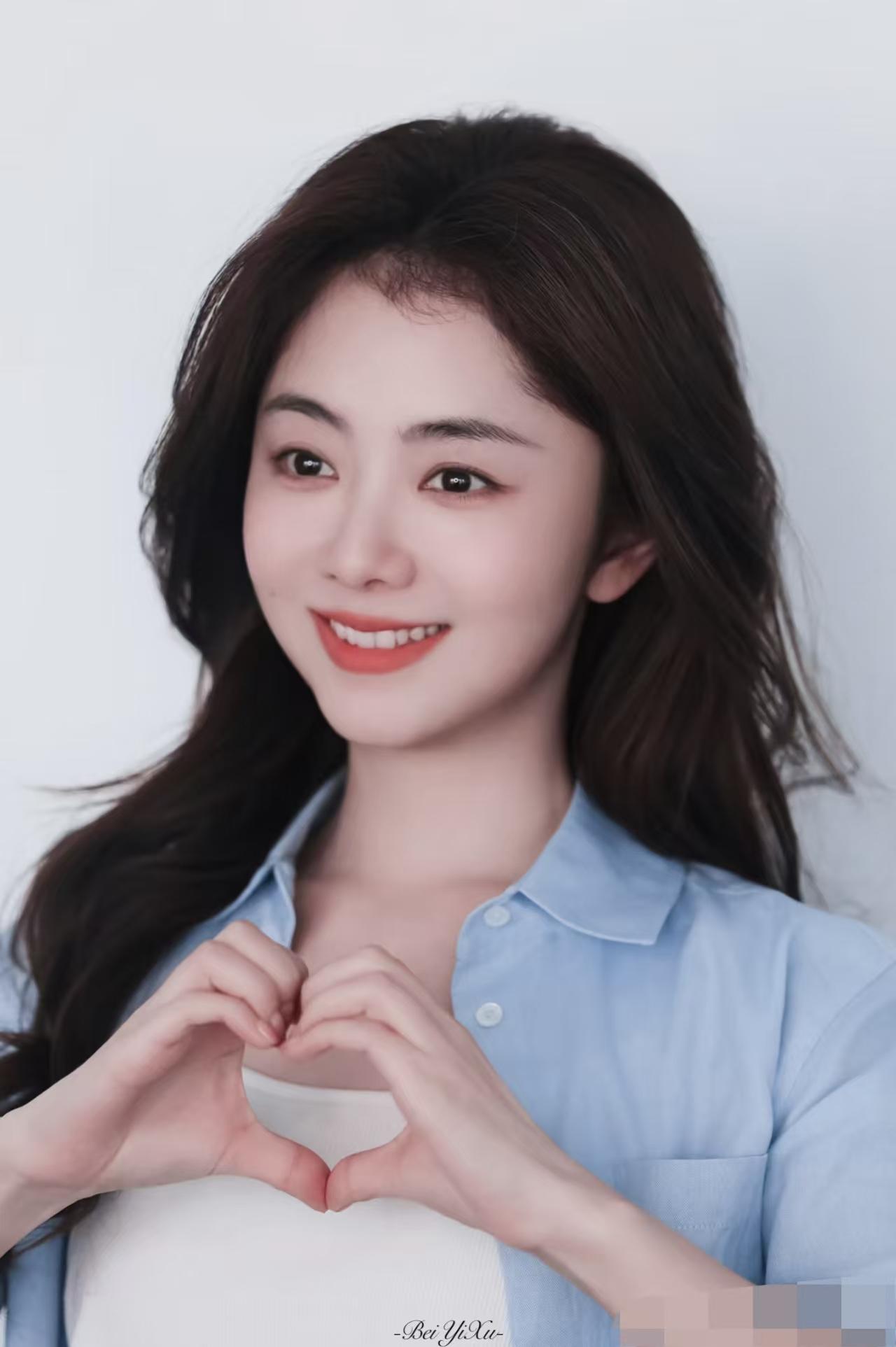 你可以说谭松韵长相一般也可以说她演技平平但是有一点我们真的喷不了，那就是