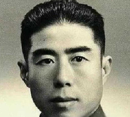 1944年，“大汉奸”郭绍绪请日军高层在家喝酒，席间，他大喊一声：“上炖鸡！”话