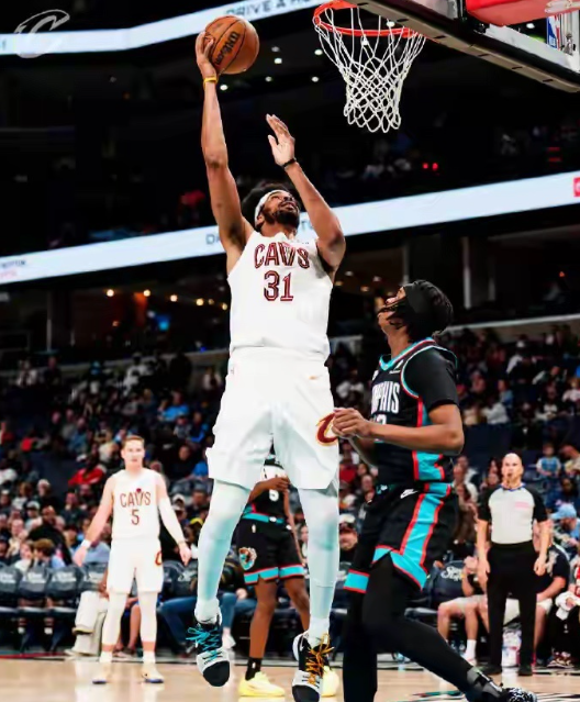 4月7日，骑士142-126击败灰熊，哈登、米切尔缺阵仍9人上双，莫布利24分、