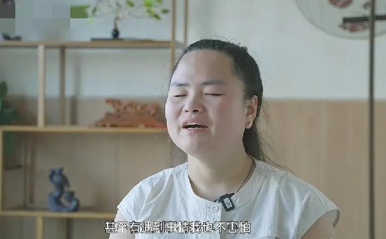 我问开宠物店的朋友，养了三年的导盲犬芬迪为何会头也不回地离开？他说，通常有两个