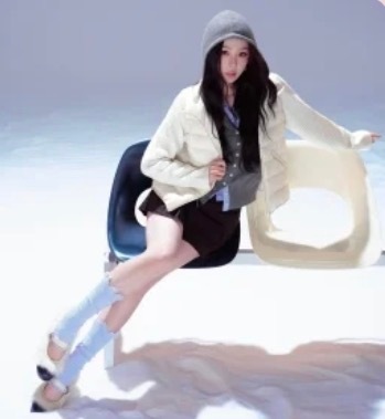 虽然是小糊图但依旧不影响女神的美​​​