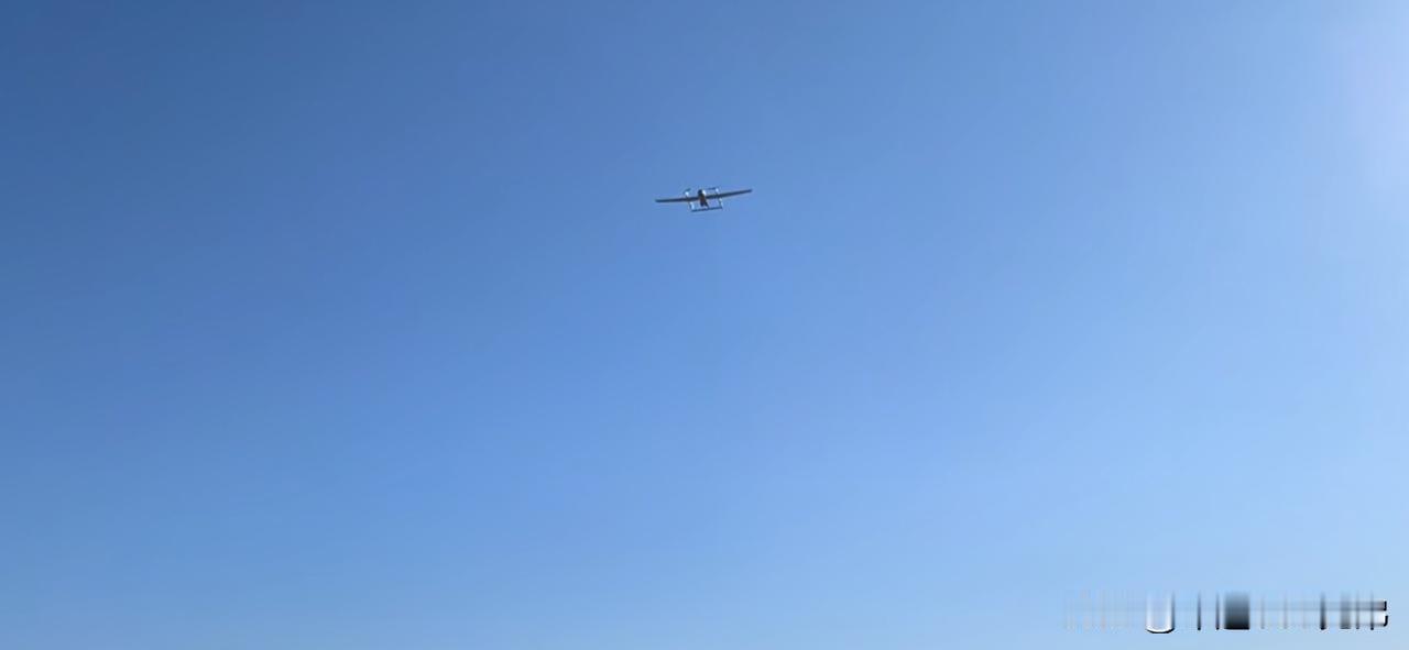 近日，由中国兵器工业集团自主研发的又一款复合翼无人机系统，“灵鹊”150（LQ-