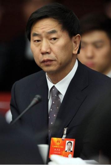 历史再一次证明了耿彦波的高瞻远瞩！ 内蒙丰镇下了场大雨，洪水顺着河道往南涌，