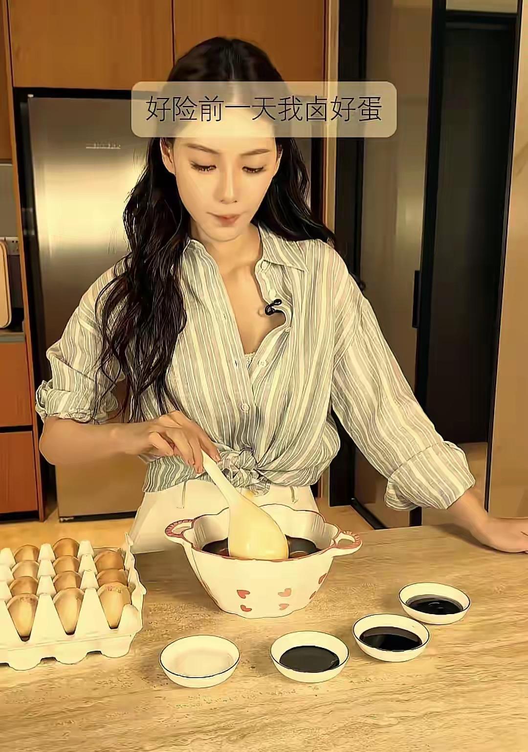 有人说马晓梅在北京的家就是一个阔太太，什么活都不干。一回到台湾，自己马上身变大厨