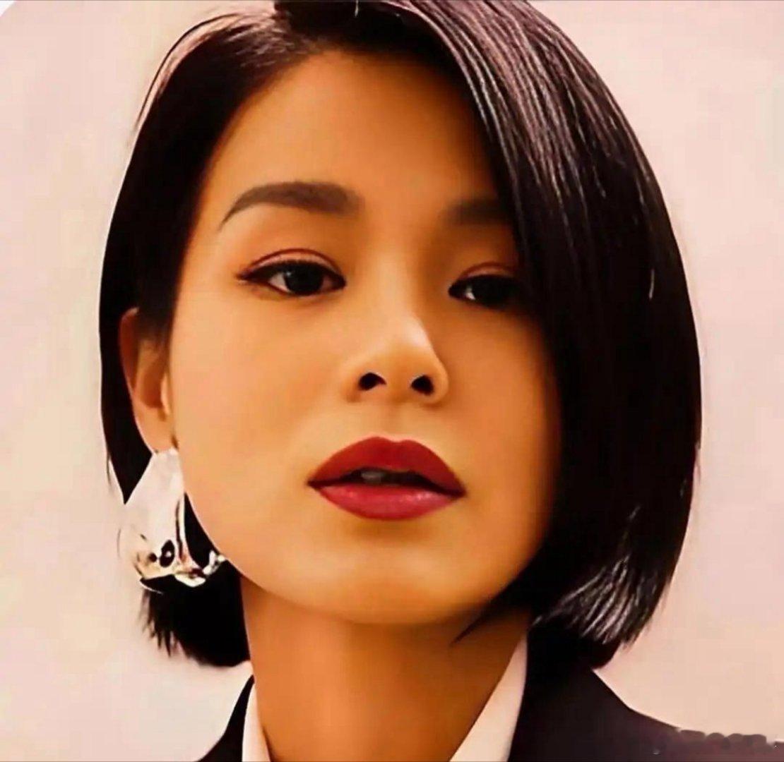 怪不得杨幂离了，赵丽颖离了，杨颖离了，李小璐离了，章子怡离了，孙怡离了，佟丽娅离