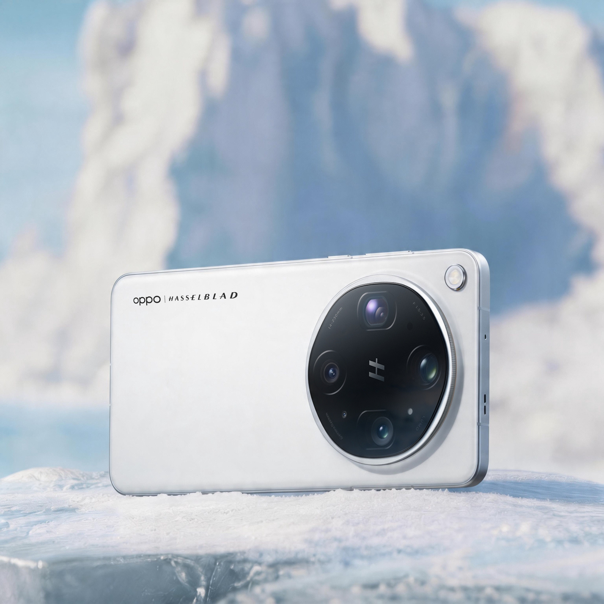 假如，FindX9Ultra的白色，后盖做成纯白没有纹理，联名logo放在这