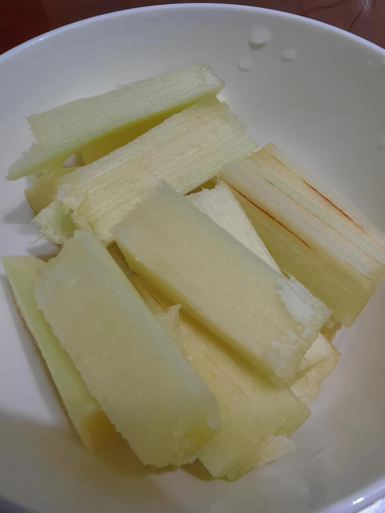 甘蔗中间红了，是不是就不能吃了？