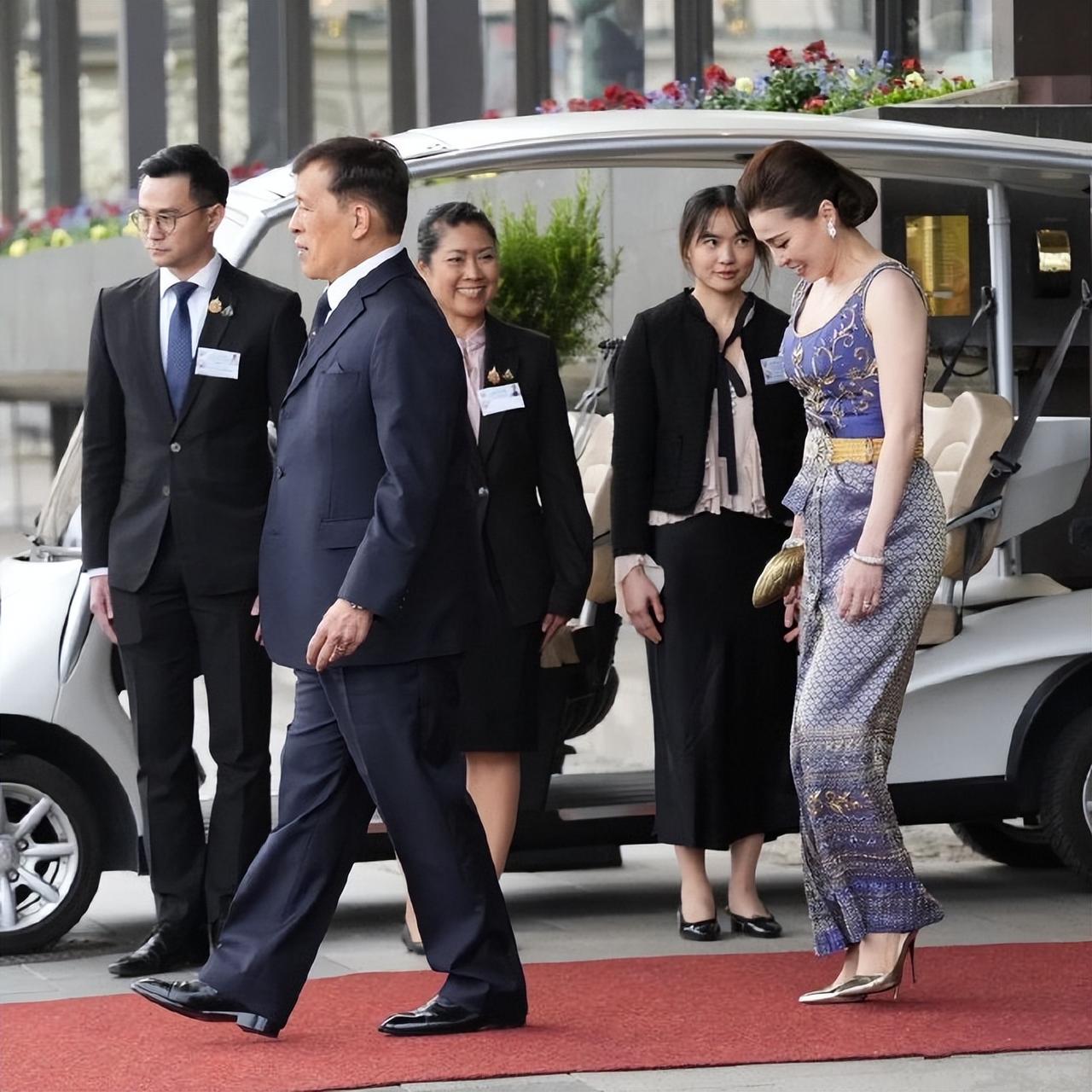 4月29日，玛哈国王和苏提达王后抵达瑞典访问，值得一提的是，苏提达王后抵达瑞典之