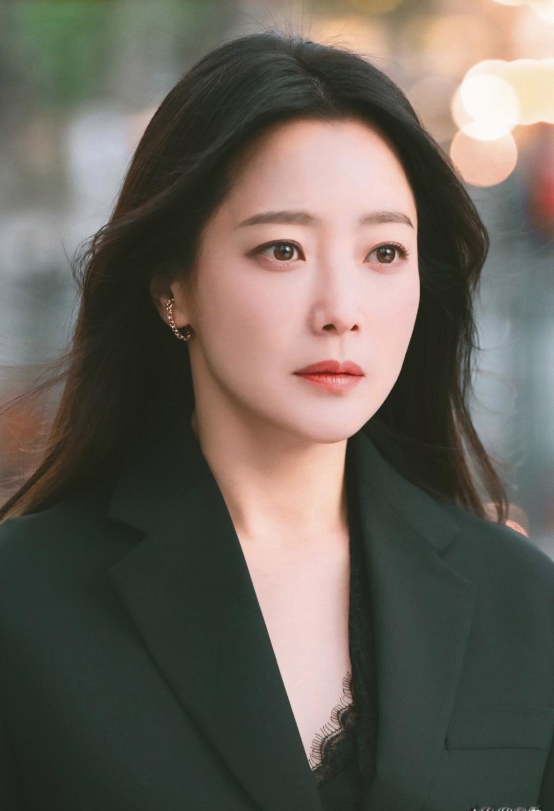 成龙给金喜善写信了！我的天，谁还敢说娱乐圈没有真感情？我原本以为，像成龙这种