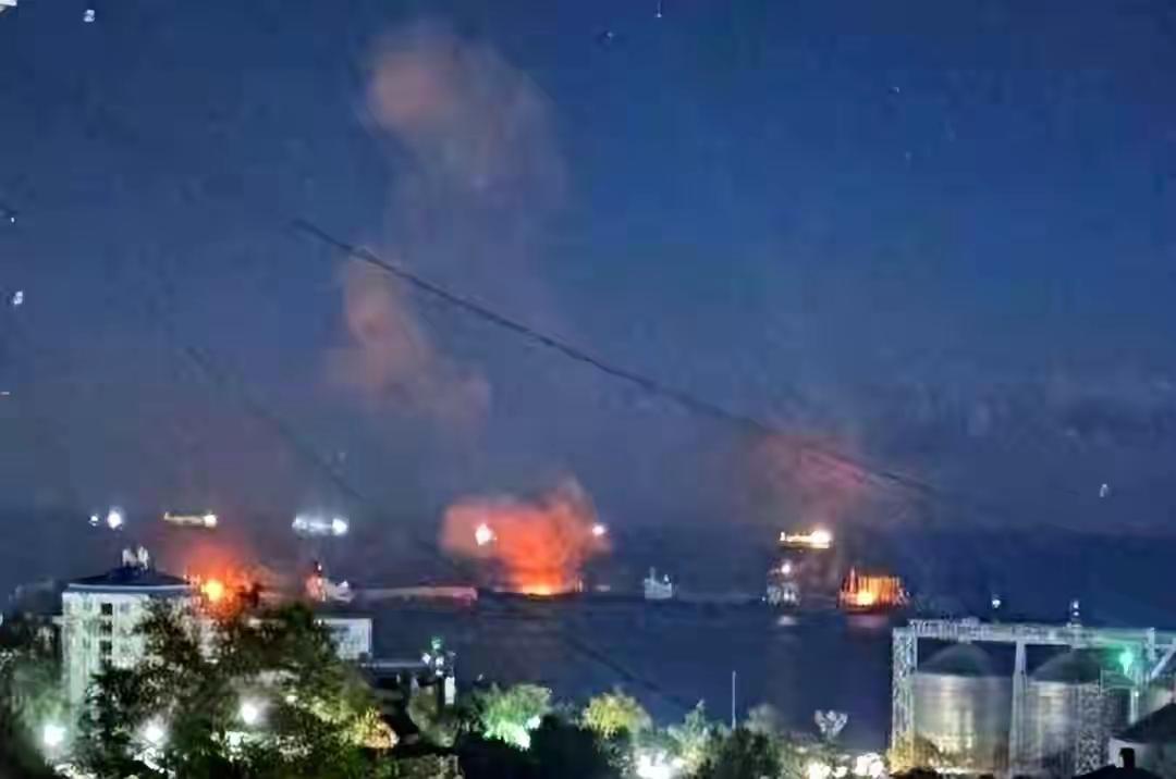 轰炸继续，俄罗斯港口已经基本失去了防空能力。本月3日，乌