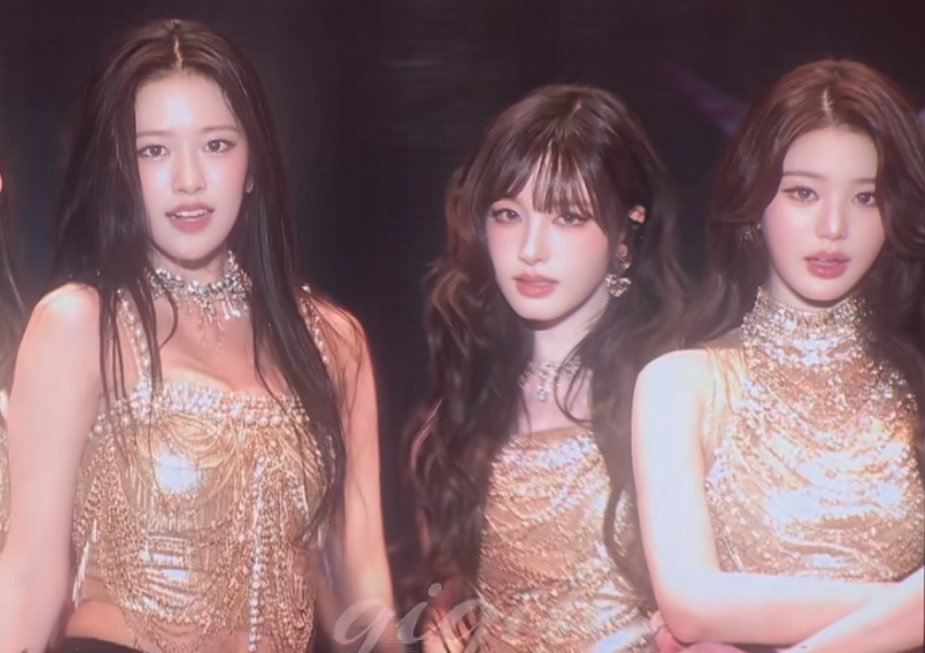 安宥真Liz张元英演唱会神图💫​​​