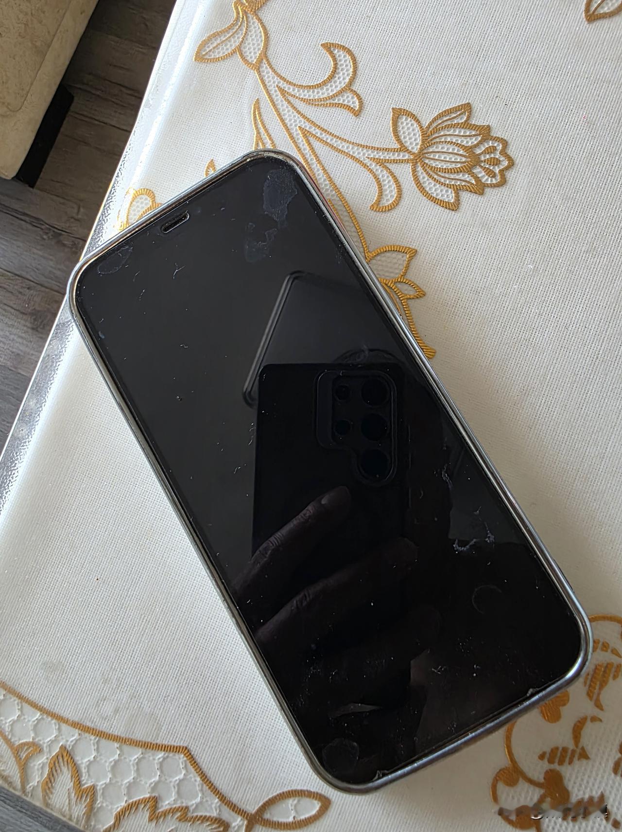 被一个数据惊住了，一周竟然用这么长时间的手机……每周一，手机会发送使用周报，