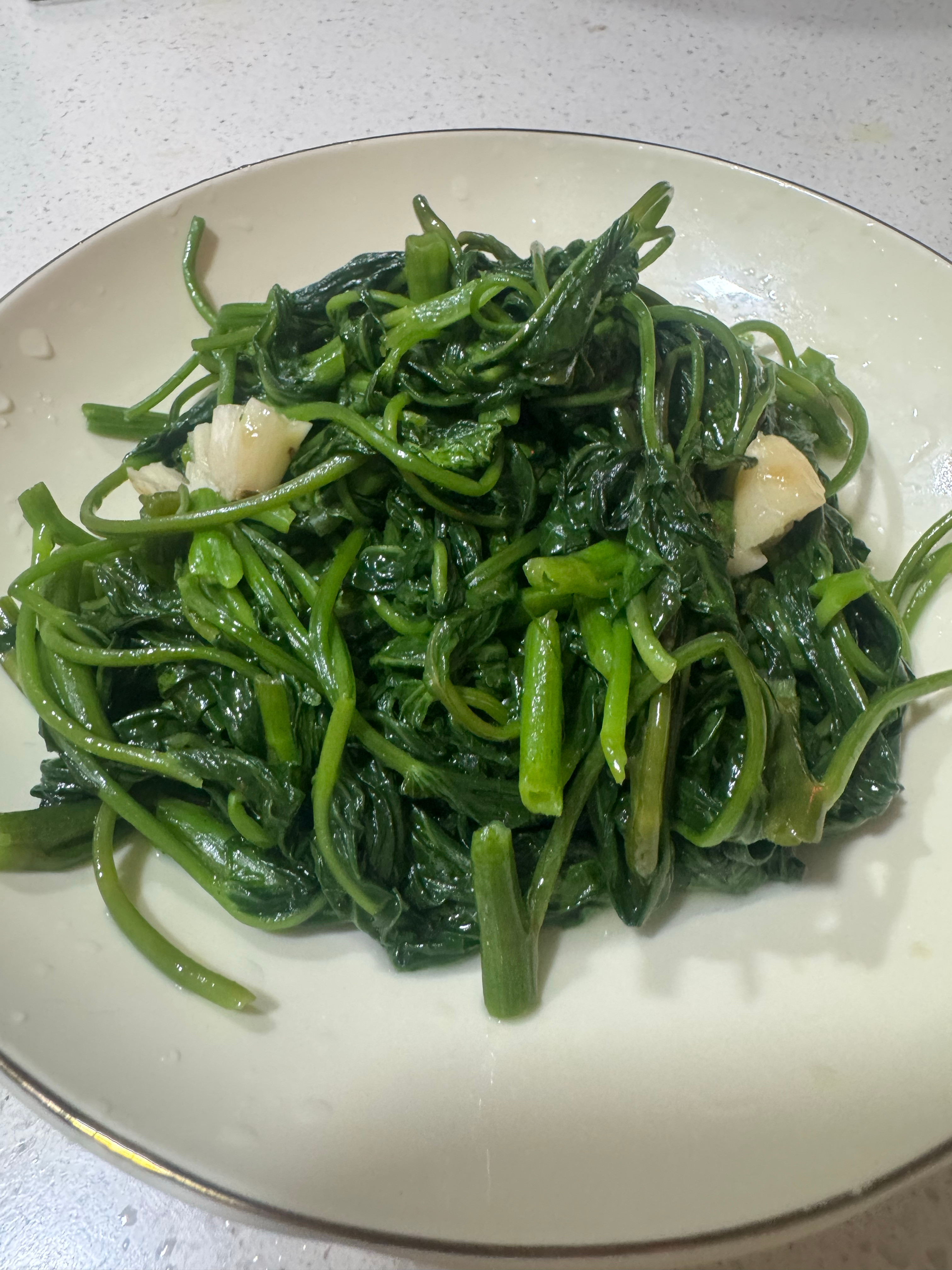 生活手记晚饭时间到了，又是不知道该吃什么，随便两个小炒​​​