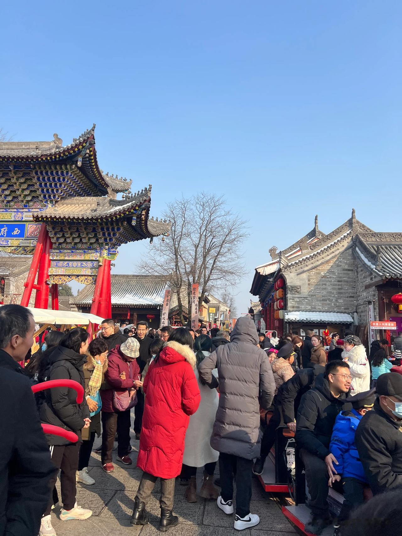 去了趟宝鸡市区逛了圈西府老街，被这里的美食与文化深深的打动了，宝鸡市辖四