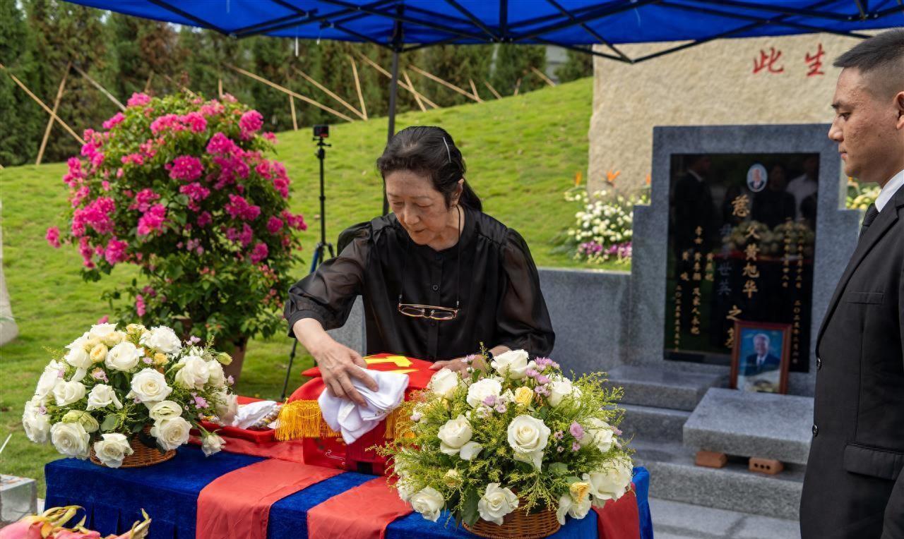 黄旭华院士在汕尾安葬，大女儿追忆父亲：一直惦记着家乡，终于实现了想回家的心愿……
