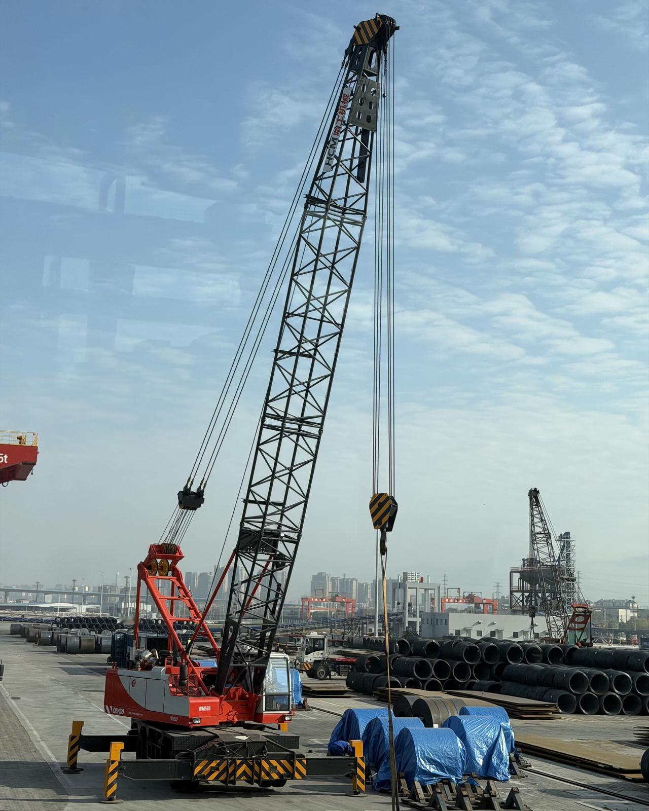 通江达海筑枢纽港产联动兴赣鄱2025年11月18日，上港集团九江城西二期码