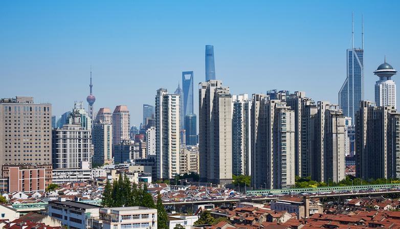最近上海的楼市，用一句话总结：贵的更贵，便宜的更便宜。6月二手房成交量妥妥地站