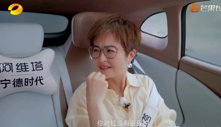 张泉灵听了陈楚生的话，好奇：“你对红没有很强的欲望吗？”陈楚生想了想，坦诚道：“