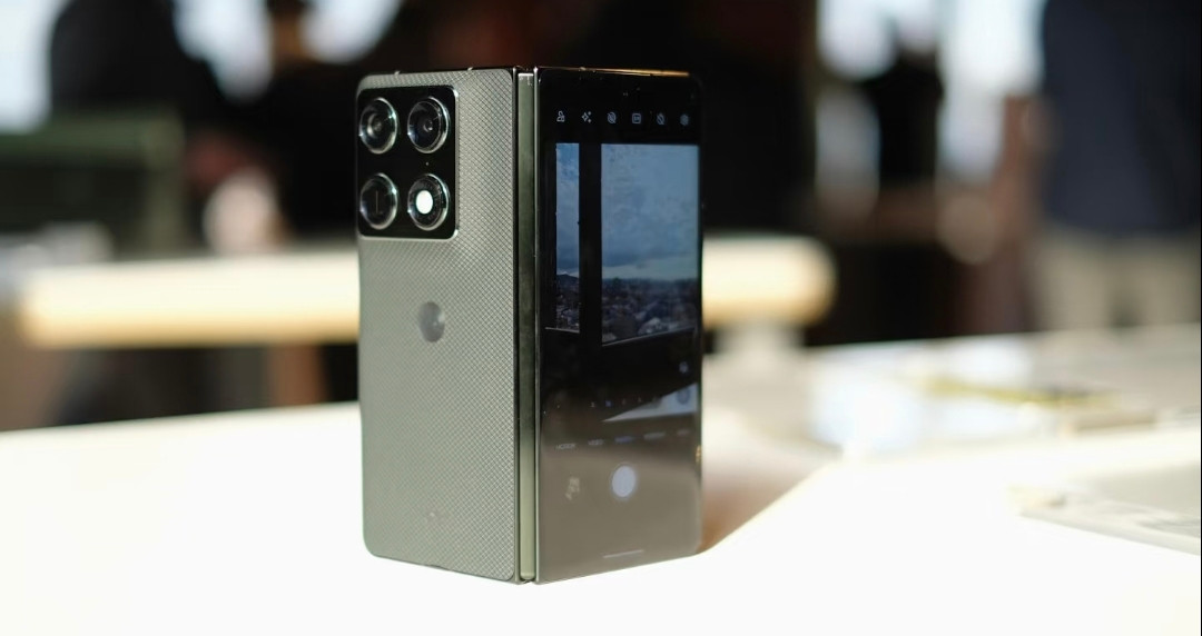 摩托罗拉razr70+官宣Q2发布，普通人的真香小折叠来了