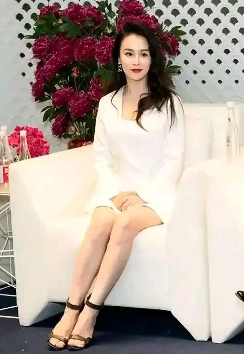其实说白了，邹市明、冉莹颖这对夫妻如今的现状，才是许多普通夫妻过的日子，比较有
