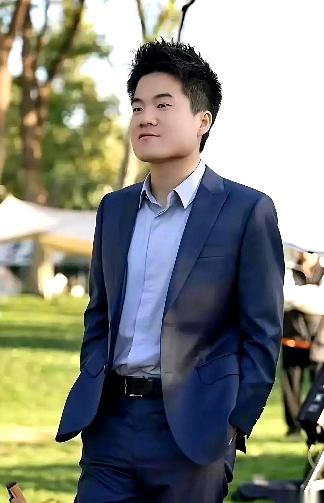 刷到一个00后小姑娘的话，给我整不会了。她说，我不想吃苦，我爸妈吃了一辈子苦，